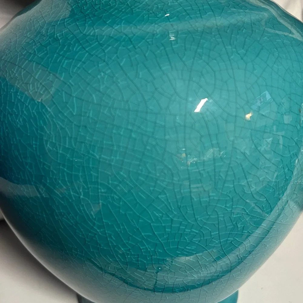 Elegant Turquoise Vase - Picture 3 of 4